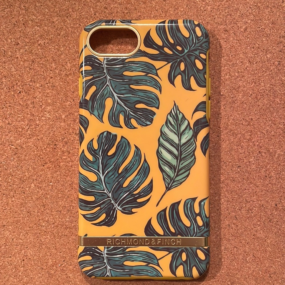 Richmond & Finch iPhone 8 case